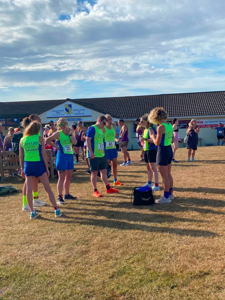 Carn Runners at the Sticker 5 with strong individual and team performances Category: Race News