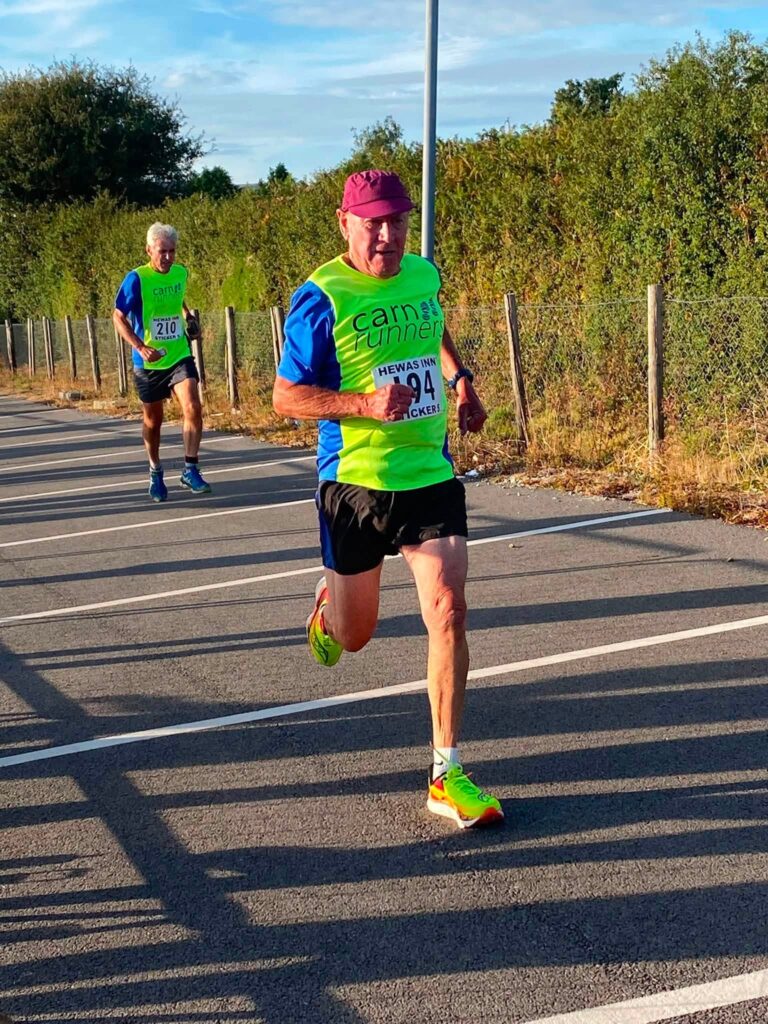 Carn Runners at the Sticker 5 with strong individual and team performances Category: Race News